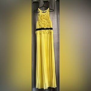 BCBGMaxAzria Light Yellow Dress